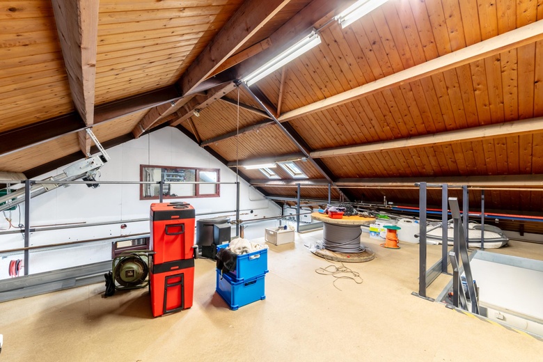 BedrijfsruimteaanMolendijk 11<br/> inRockanje