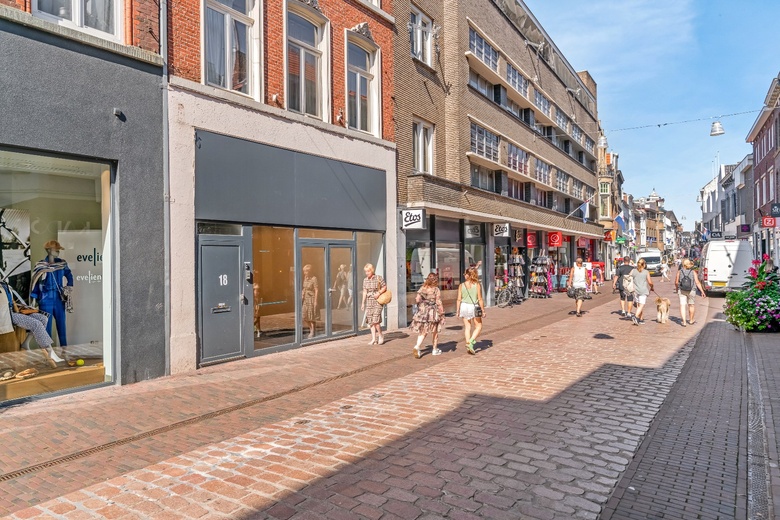 WinkelruimteaanSteenweg 18<br/> inRoermond