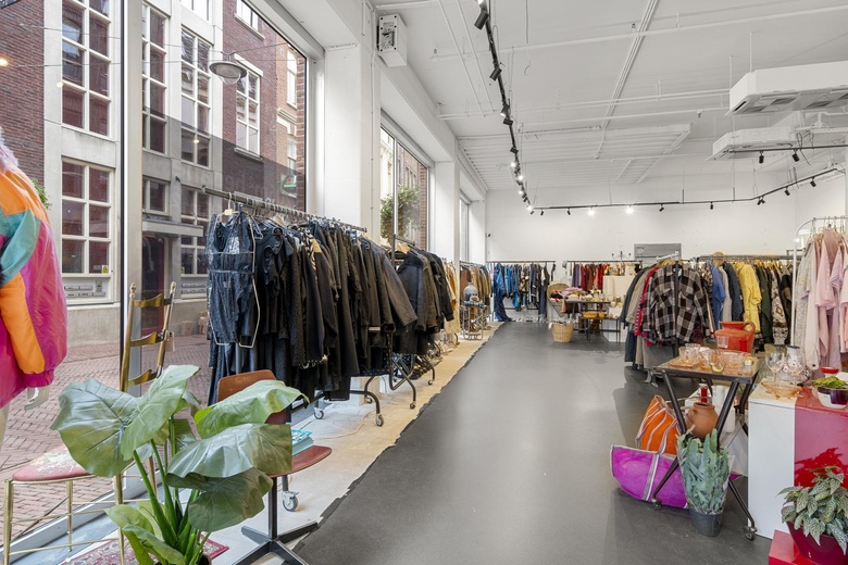 WinkelruimteaanDwingelstraat 8<br/> inArnhem WinkelruimteaanDwingelstraat 8<br/> inArnhem