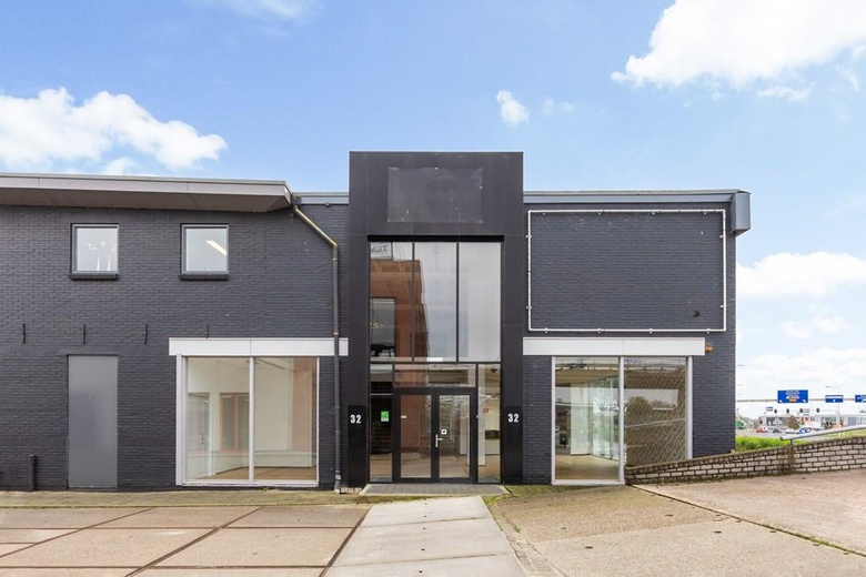 BedrijfsruimteaanKanaaldijk 32 A<br/> inWaddinxveen
