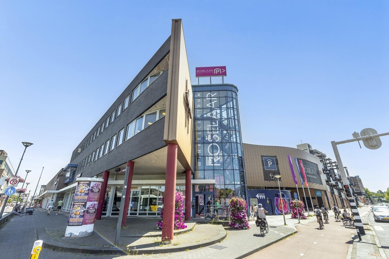 WinkelruimteaanRoselaarplein 17 - 31<br/> inRoosendaal