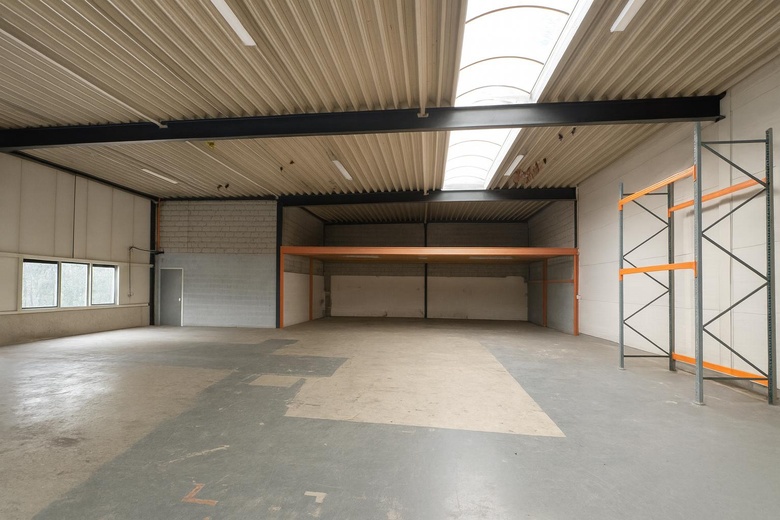 BedrijfsruimteaanZandweistraat 10<br/> inWaardenburg BedrijfsruimteaanZandweistraat 10<br/> inWaardenburg