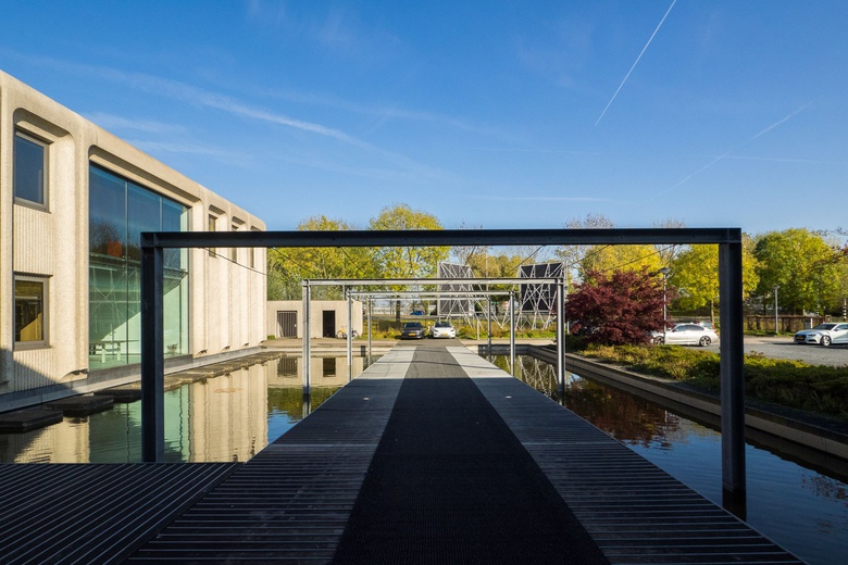 KantoorruimteaanElzenkade 1<br/> inHouten