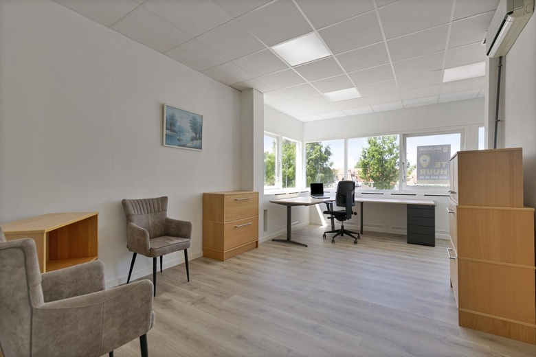 KantoorruimteaanMiddeldiepstraat 62<br/> inSliedrecht