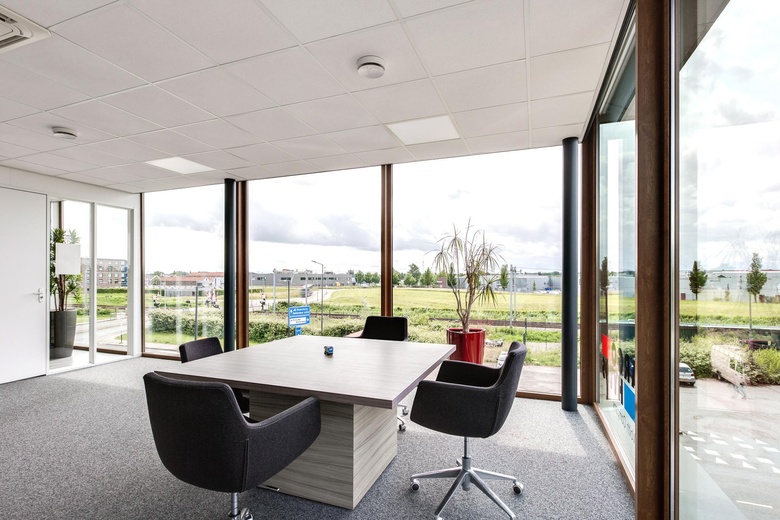BedrijfsruimteaanIndustrieweg 14<br/> inMaassluis BedrijfsruimteaanIndustrieweg 14<br/> inMaassluis