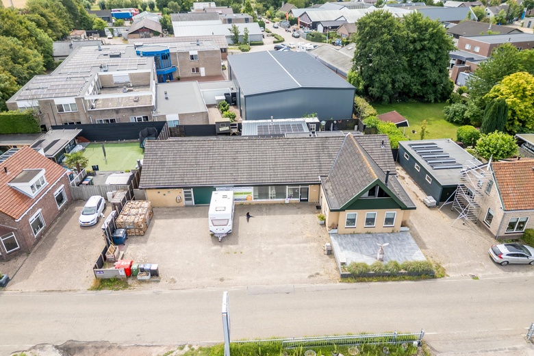 BedrijfsruimteaanMolendijk 11<br/> inRockanje