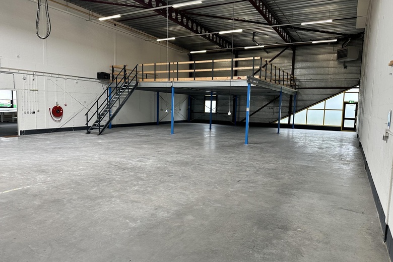 BedrijfsruimteaanParellaan 24<br/> inHoofddorp BedrijfsruimteaanParellaan 24<br/> inHoofddorp