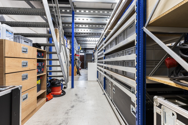 BedrijfsruimteaanAmbachtweg 17<br/> inMoordrecht