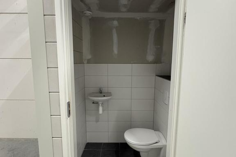 BedrijfsruimteaanJan van der Heijdenstraat 26 S<br/> inOud-Beijerland