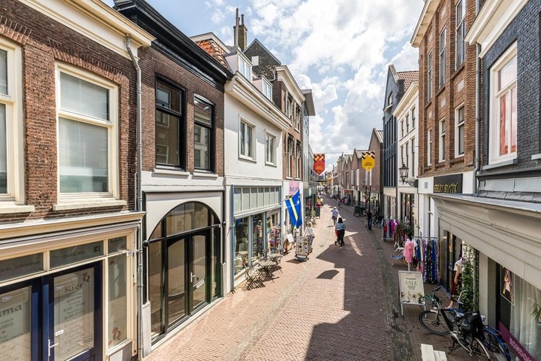 WinkelruimteaanHoogstraat 54<br/> inSchiedam WinkelruimteaanHoogstraat 54<br/> inSchiedam