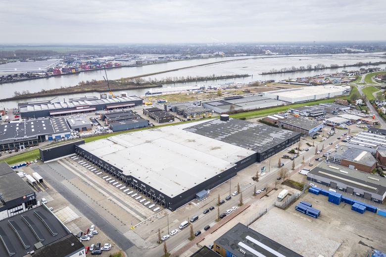 Bekijk foto Bedrijfsruimte aan de Nijverheidsweg 61 in Hendrik-Ido-Ambacht