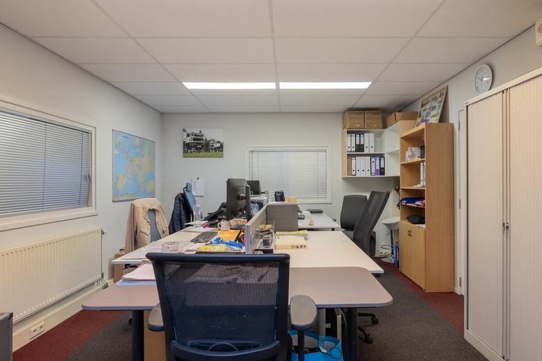 BedrijfsruimteaanProduktieweg 12<br/> inZoeterwoude BedrijfsruimteaanProduktieweg 12<br/> inZoeterwoude
