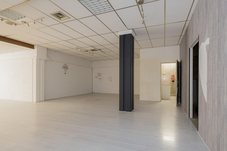 WinkelruimteaanHoofdstraat 243<br/> inSassenheim