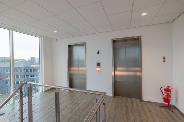 KantoorruimteaanMendelweg 32<br/> inLeiden KantoorruimteaanMendelweg 32<br/> inLeiden