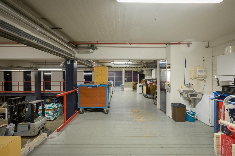 BedrijfsruimteaanLinschotenstraat 47<br/> inRotterdam BedrijfsruimteaanLinschotenstraat 47<br/> inRotterdam