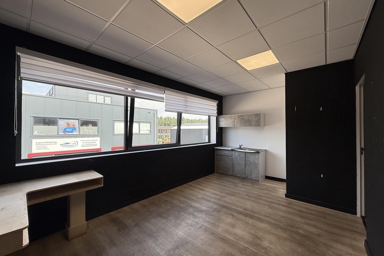 BedrijfsruimteaanSteenbakkerij 60<br/> inNieuwerkerk aan den IJssel