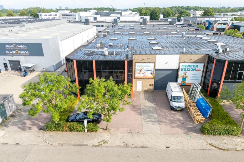 BedrijfsruimteaanWilgenkade 1<br/> inHouten