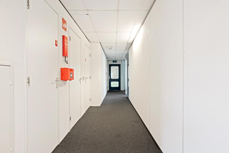 KantoorruimteaanStationsplein 4<br/> inZwijndrecht KantoorruimteaanStationsplein 4<br/> inZwijndrecht
