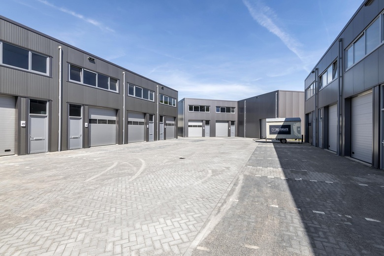 BedrijfsruimteaanLatensteinse Middenweg 31<br/> inTiel