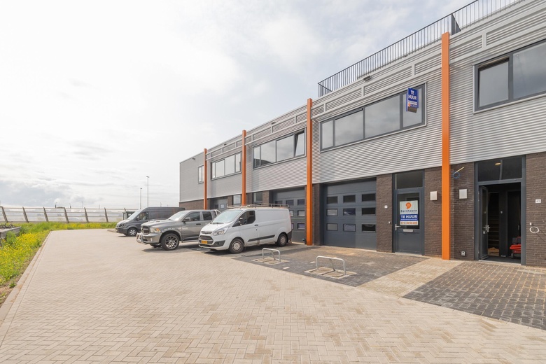 BedrijfsruimteaanCilinderweg 67<br/> inRoelofarendsveen
