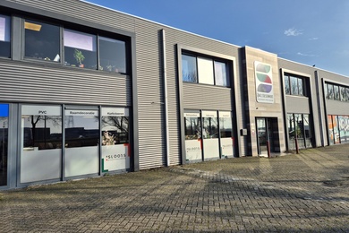 Bekijk foto 2 van Newtonweg 1