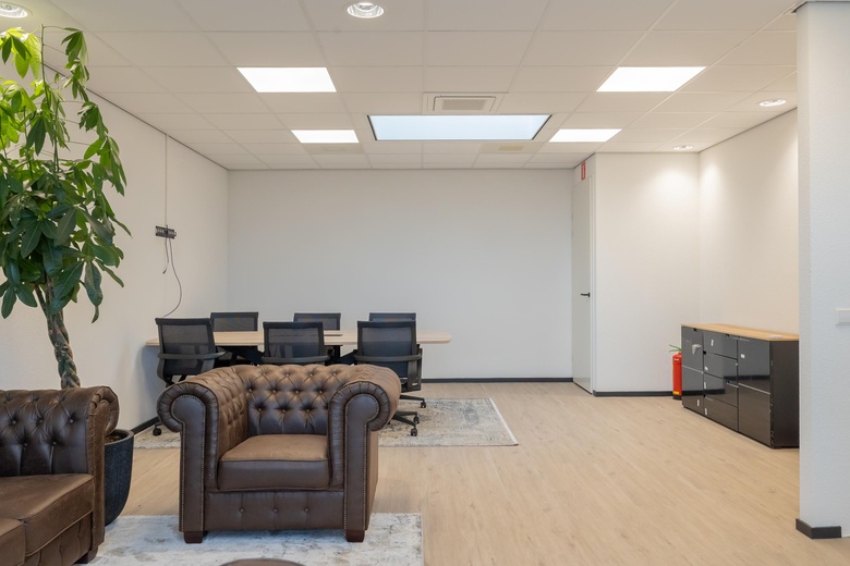 BedrijfsruimteaanWasbeekerlaan 44<br/> inSassenheim