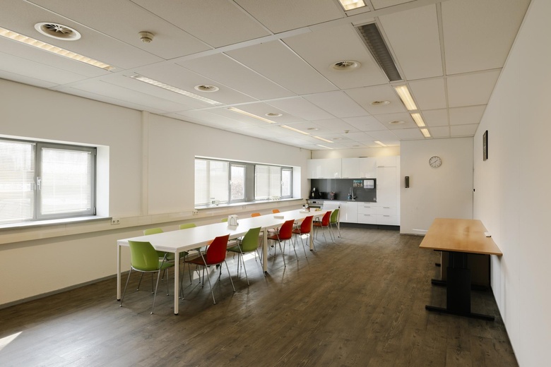 BedrijfsruimteaanVeluwezoom 15<br/> inAlmere BedrijfsruimteaanVeluwezoom 15<br/> inAlmere