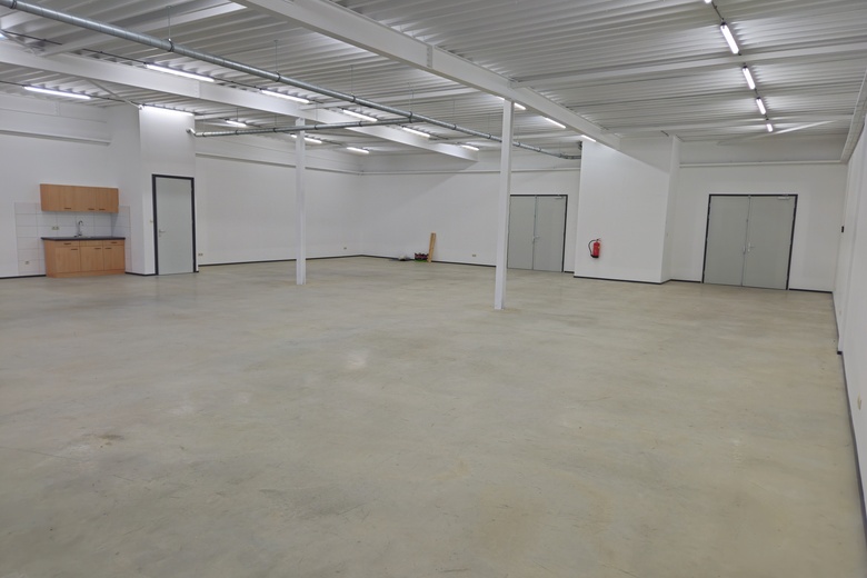 BedrijfsruimteaanMarie Curieweg 1<br/> inRoermond BedrijfsruimteaanMarie Curieweg 1<br/> inRoermond