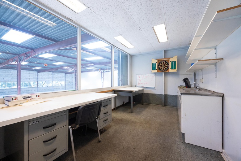 BedrijfsruimteaanVennestraat 10<br/> inLisse BedrijfsruimteaanVennestraat 10<br/> inLisse