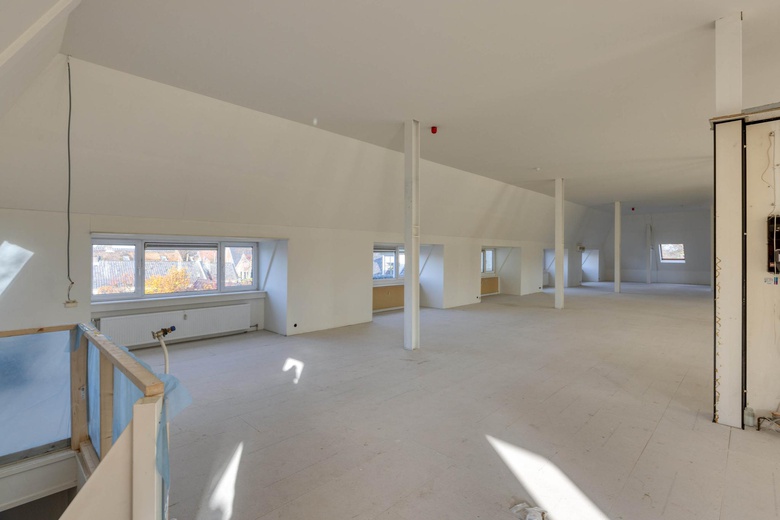 KantoorruimteaanHellingstraat 22<br/> inHuizen