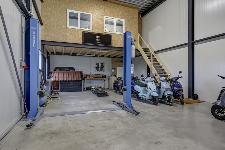 BedrijfsruimteaanPilootweg 11<br/> inStavenisse