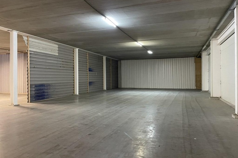 BedrijfsruimteaanLegmeerdijk 169 A<br/> inAalsmeer