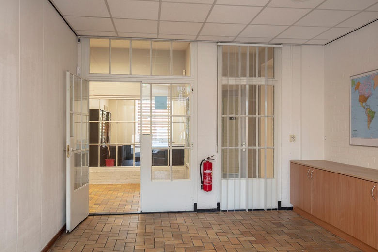 BedrijfsruimteaanAlbert Thijsstraat 19<br/> inEygelshoven BedrijfsruimteaanAlbert Thijsstraat 19<br/> inEygelshoven