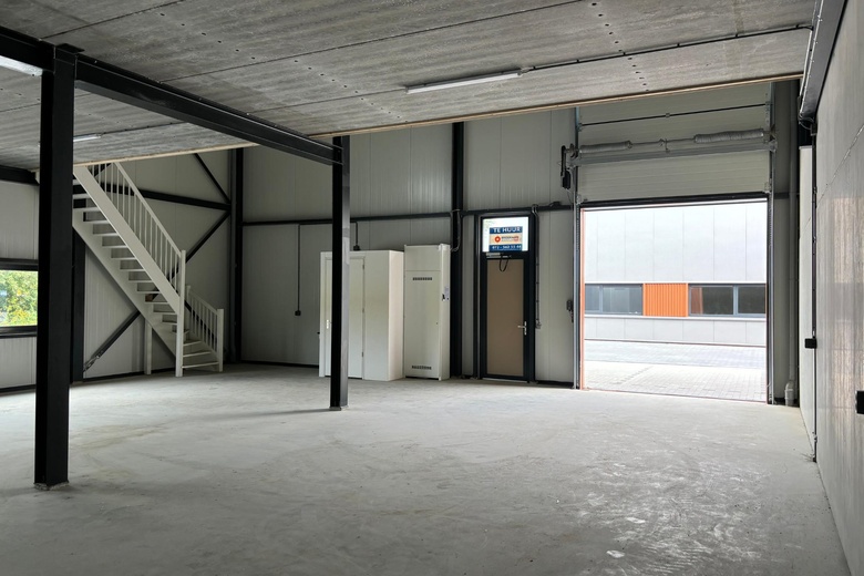 BedrijfsruimteaanAgriport 11 09<br/> inMiddenmeer