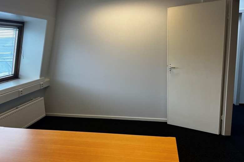KantoorruimteaanMr. F.J. Haarmanweg 53 9<br/> inTerneuzen KantoorruimteaanMr. F.J. Haarmanweg 53 9<br/> inTerneuzen