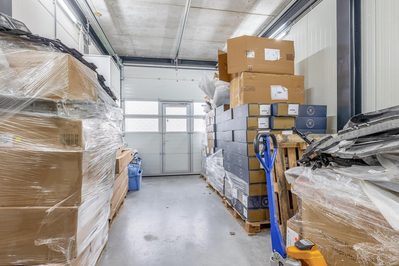 BedrijfsruimteaanNikkelweg 225<br/> inAlphen aan den Rijn