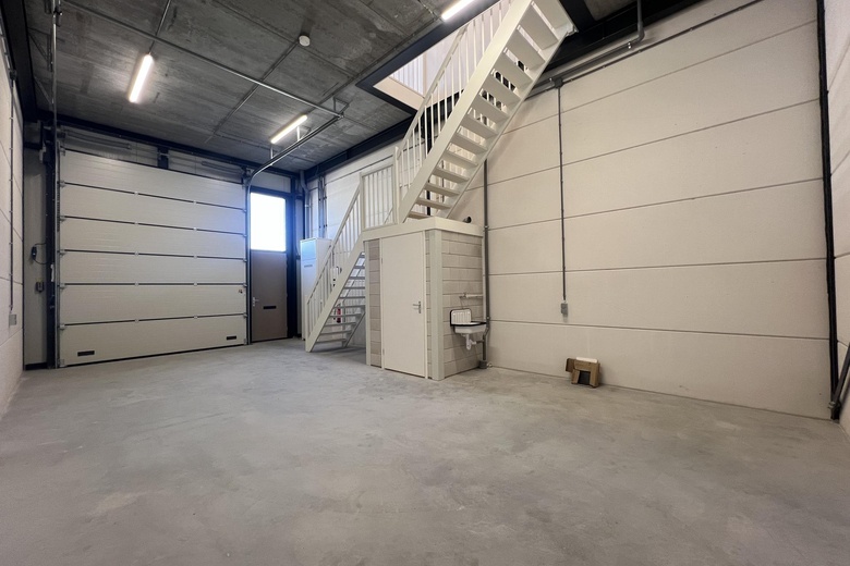 BedrijfsruimteaanHoutkopersstraat 6 D<br/> inZwijndrecht BedrijfsruimteaanHoutkopersstraat 6 D<br/> inZwijndrecht