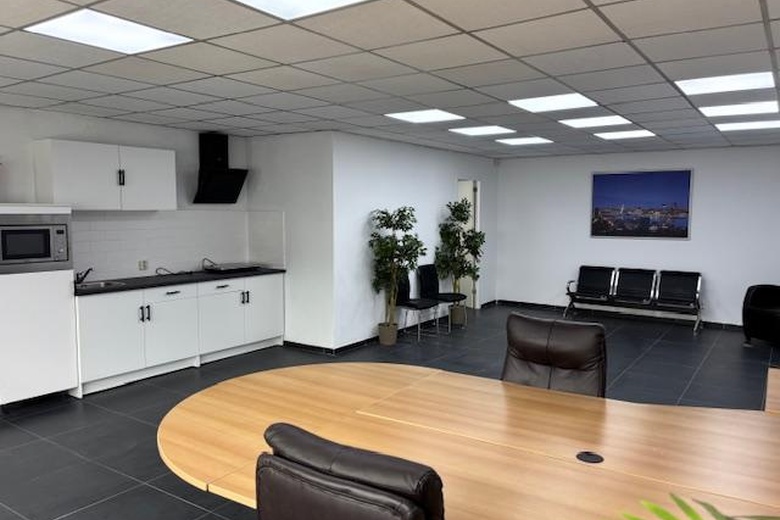 BedrijfsruimteaanDriemanssteeweg 624<br/> inRotterdam BedrijfsruimteaanDriemanssteeweg 624<br/> inRotterdam
