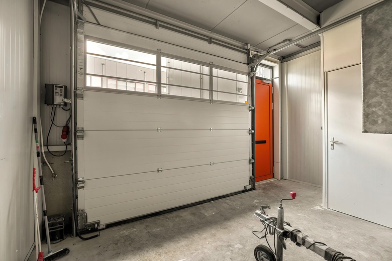 BedrijfsruimteaanIndustrieweg 28 a<br/> inVoorschoten BedrijfsruimteaanIndustrieweg 28 a<br/> inVoorschoten