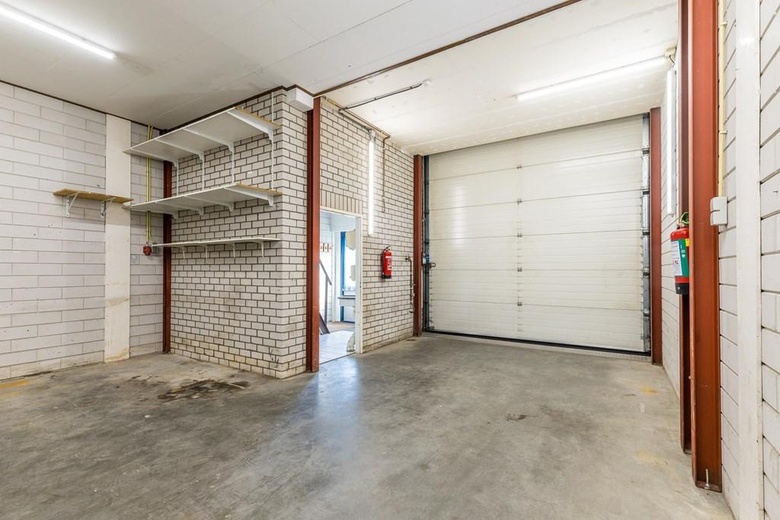 BedrijfsruimteaanAmbachtsweg 39 E<br/> inPijnacker