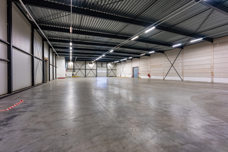 BedrijfsruimteaanCentrale Markt 7<br/> inZwaagdijk-Oost BedrijfsruimteaanCentrale Markt 7<br/> inZwaagdijk-Oost