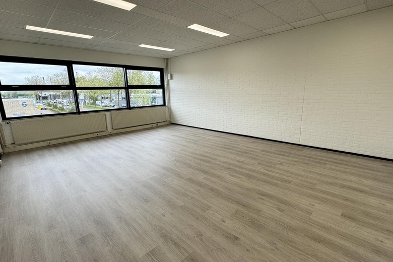 KantoorruimteaanMarkerkant 12 1 01<br/> inAlmere