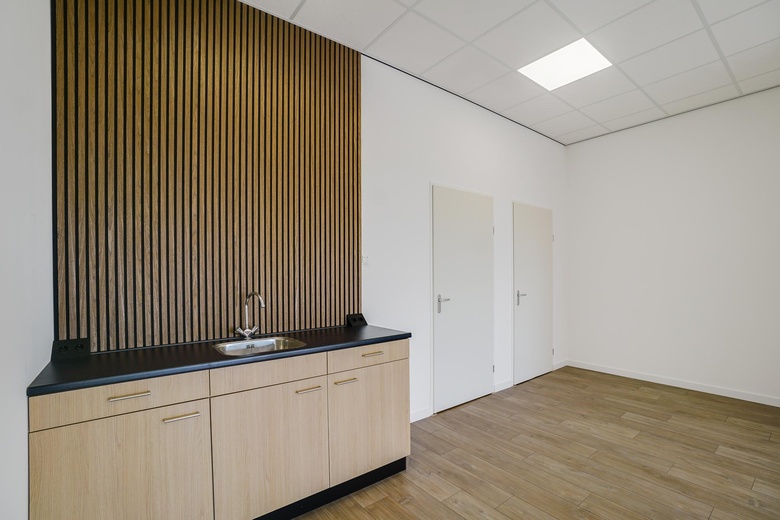 BedrijfsruimteaanMiddelblok 136 d<br/> inGouderak BedrijfsruimteaanMiddelblok 136 d<br/> inGouderak
