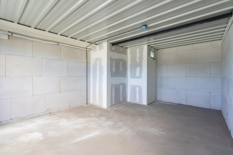 BedrijfsruimteaanHogeweyselaan 215 C<br/> inWeesp