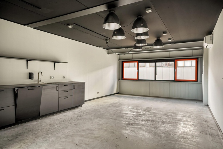 BedrijfsruimteaanIndustrieweg 28<br/> inVoorschoten BedrijfsruimteaanIndustrieweg 28<br/> inVoorschoten