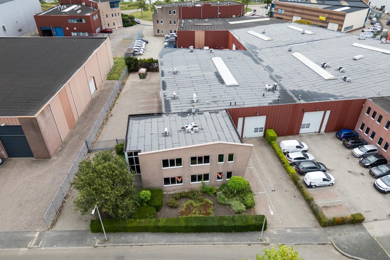 BedrijfsruimteaanBergveste 12<br/> inHouten BedrijfsruimteaanBergveste 12<br/> inHouten