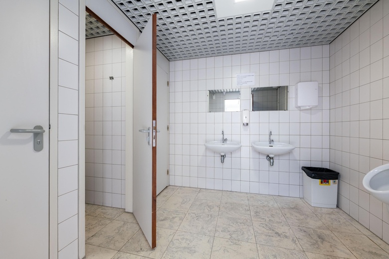 KantoorruimteaanCurieweg 7<br/> inSpijkenisse KantoorruimteaanCurieweg 7<br/> inSpijkenisse
