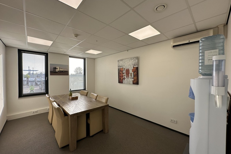 KantoorruimteaanIppelseweg 14<br/> inNieuwendijk KantoorruimteaanIppelseweg 14<br/> inNieuwendijk