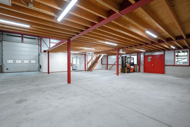 BedrijfsruimteaanDommelstraat 16<br/> inOss BedrijfsruimteaanDommelstraat 16<br/> inOss