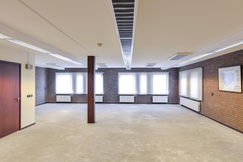 BedrijfsruimteaanHoofdstraat 11<br/> inLottum BedrijfsruimteaanHoofdstraat 11<br/> inLottum